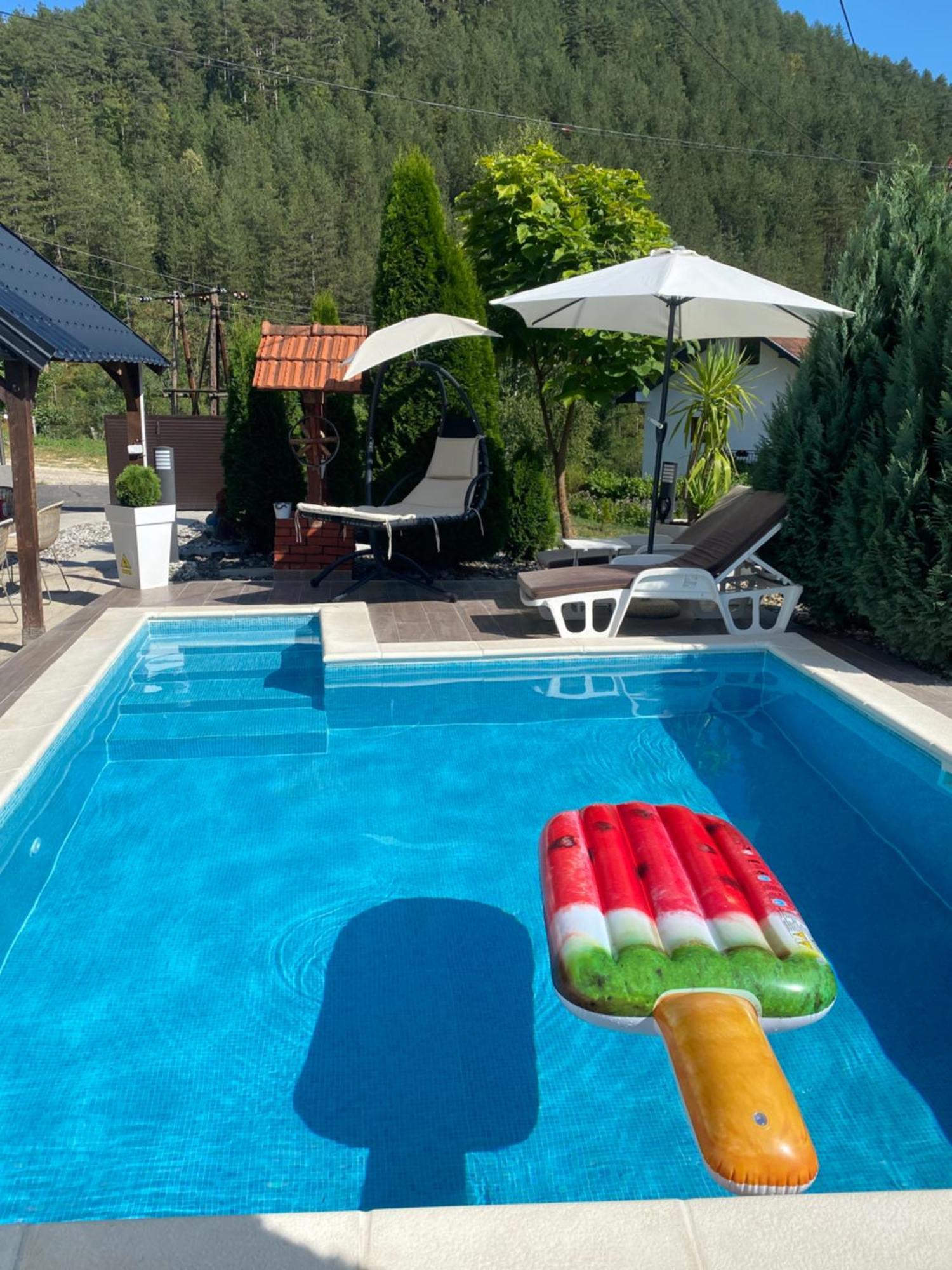 Hébergement de vacances Vikendica Sa Bazenom Višegrad